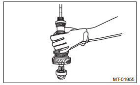 Subaru Outback. Manual Transmission and Differential