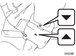 4. After fastening the seatbelt, make sure that the “”